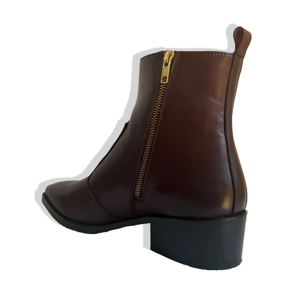 Monarch Cognac Chelsea Boots