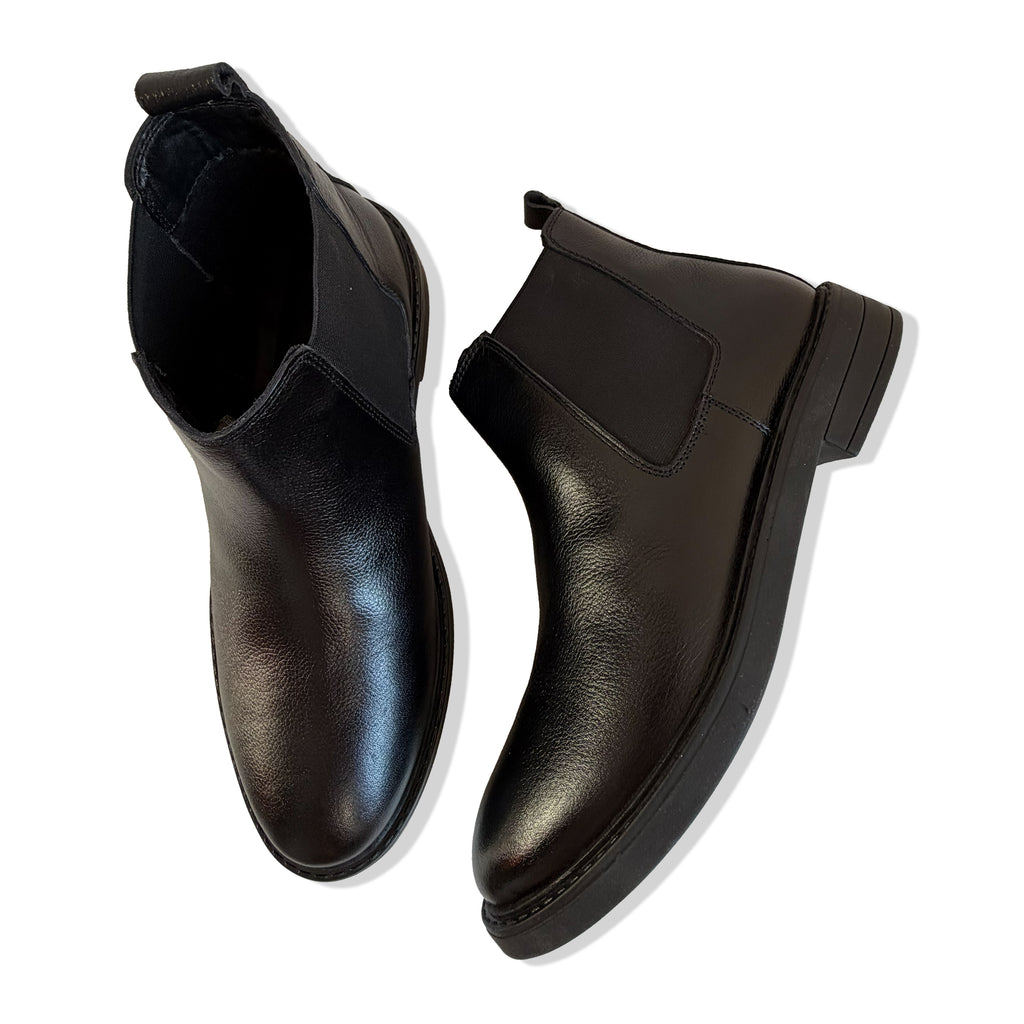 Classic Black Grain Leather Chelsea Boots